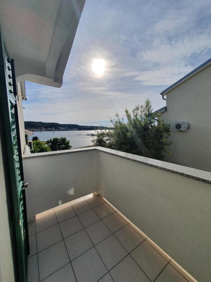 Apartmani Mira Supetarska Draga Buitenkant foto