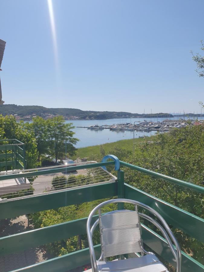 Apartmani Mira Supetarska Draga Buitenkant foto