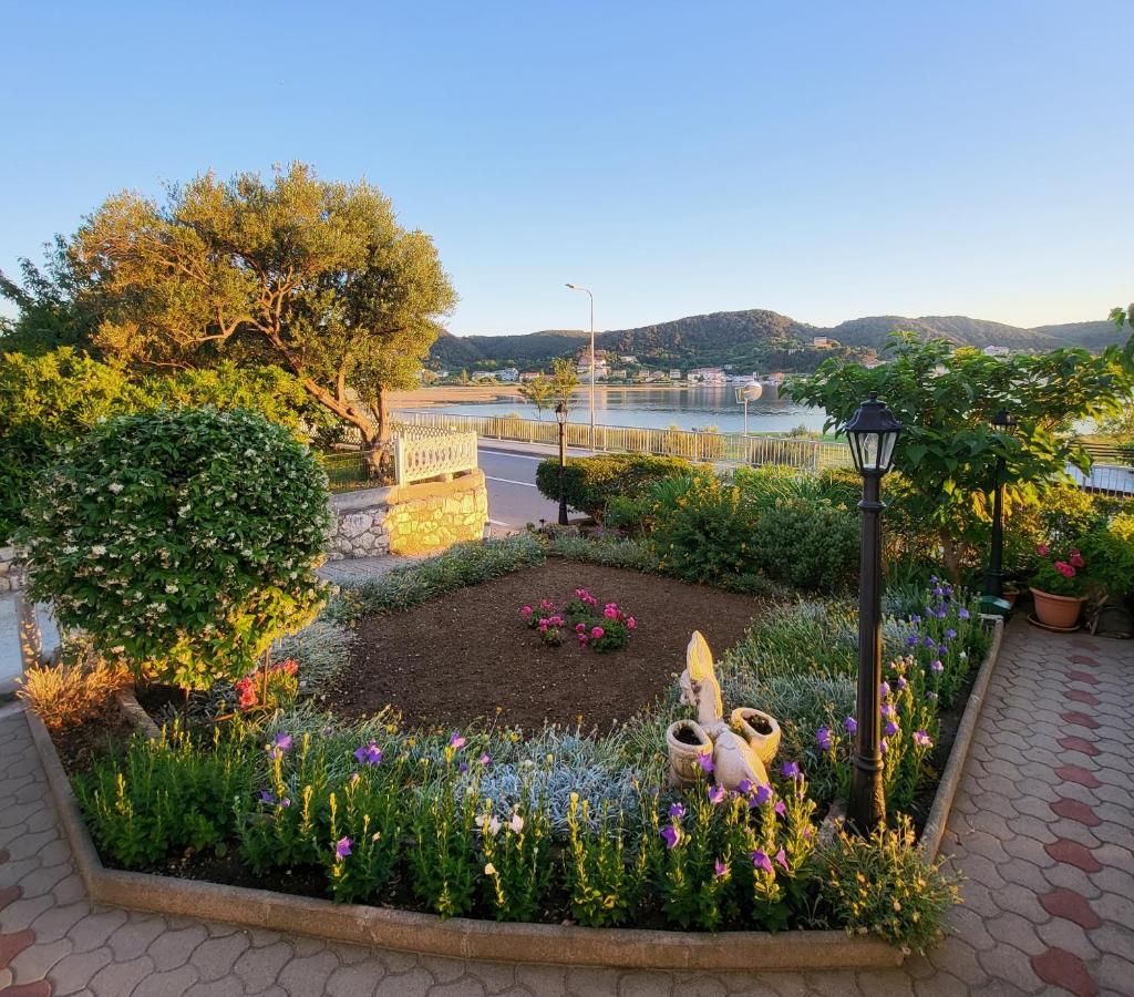 Apartmani Mira Supetarska Draga Buitenkant foto