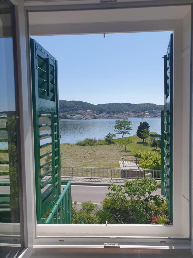 Apartmani Mira Supetarska Draga Kamer foto
