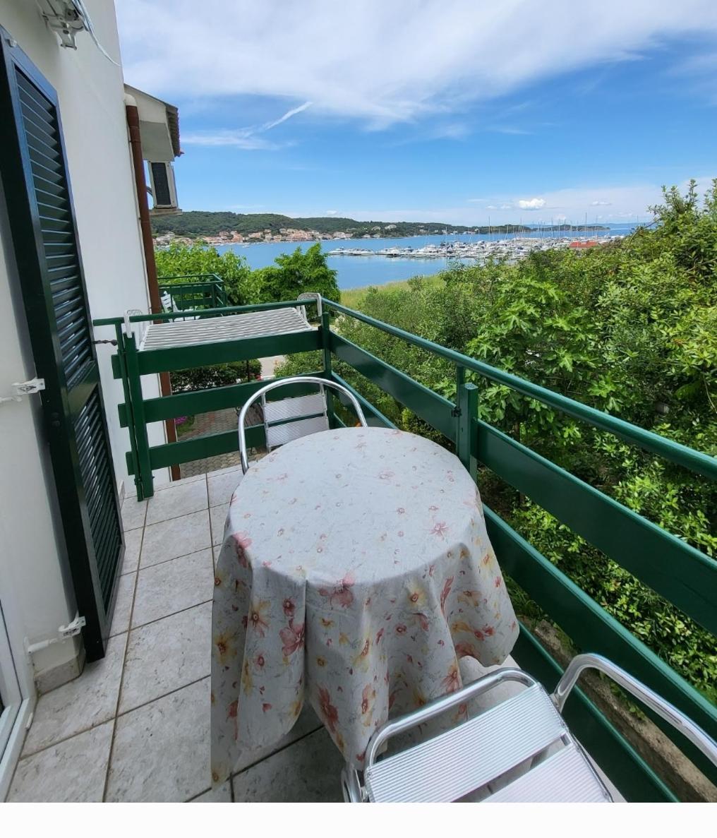 Apartmani Mira Supetarska Draga Buitenkant foto