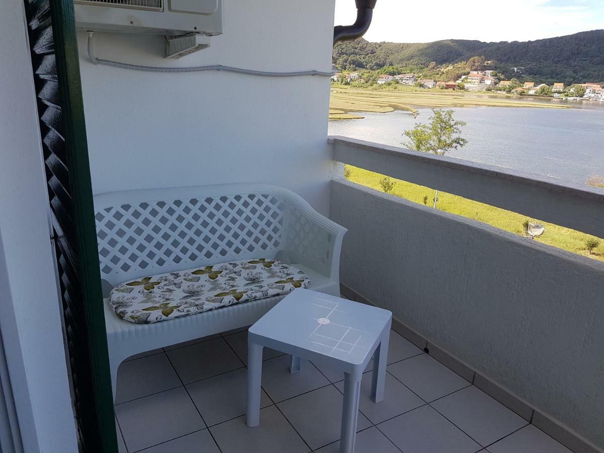 Apartmani Mira Supetarska Draga Buitenkant foto