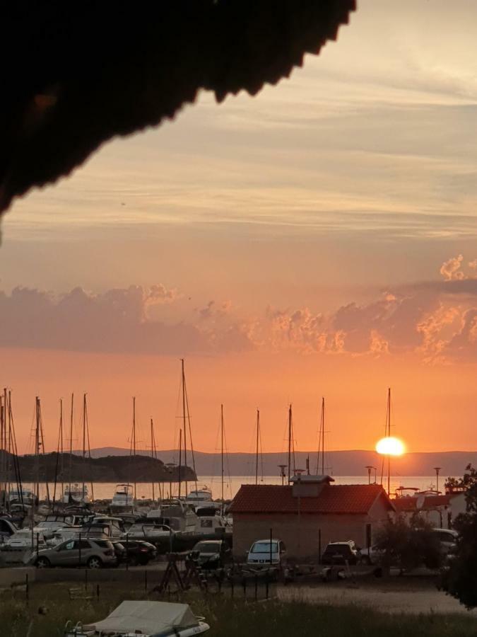 Apartmani Mira Supetarska Draga Buitenkant foto